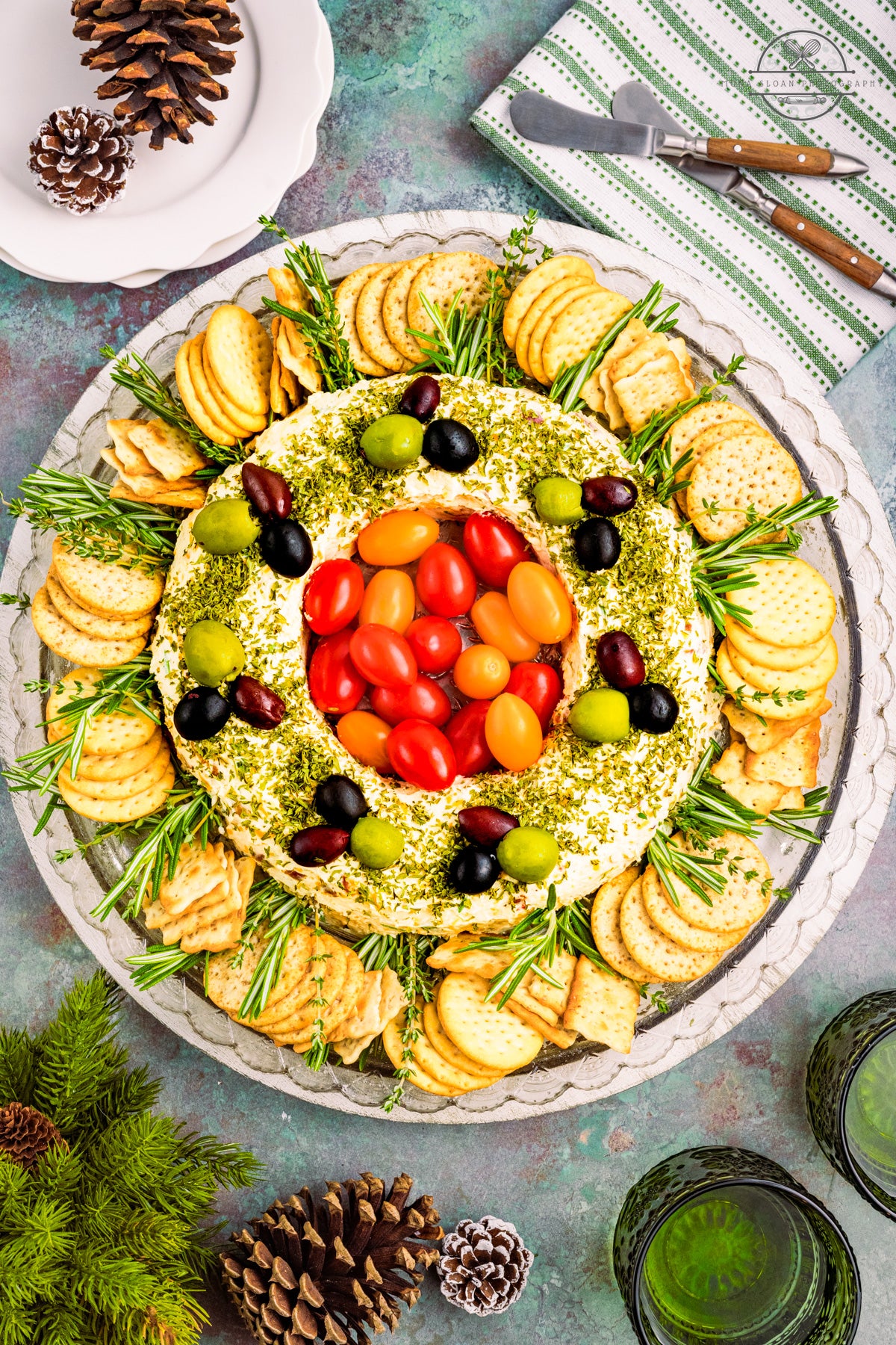 Bacon Cheddar Cheeseball Wreath