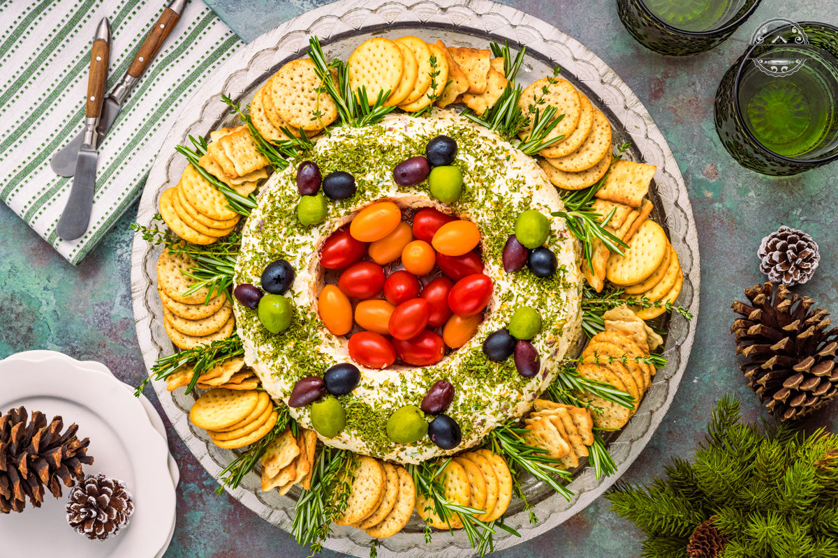 Bacon Cheddar Cheeseball Wreath