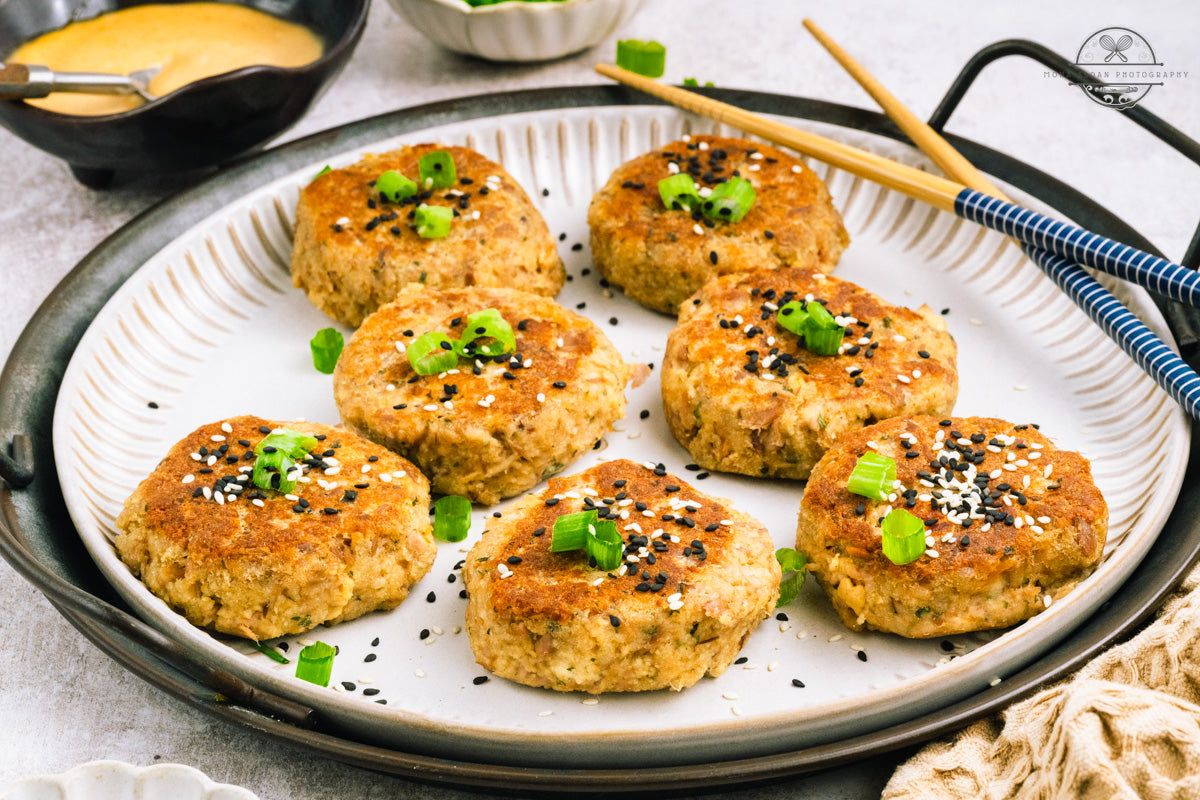 Tuna Cakes with Spicy Mayo Dressing