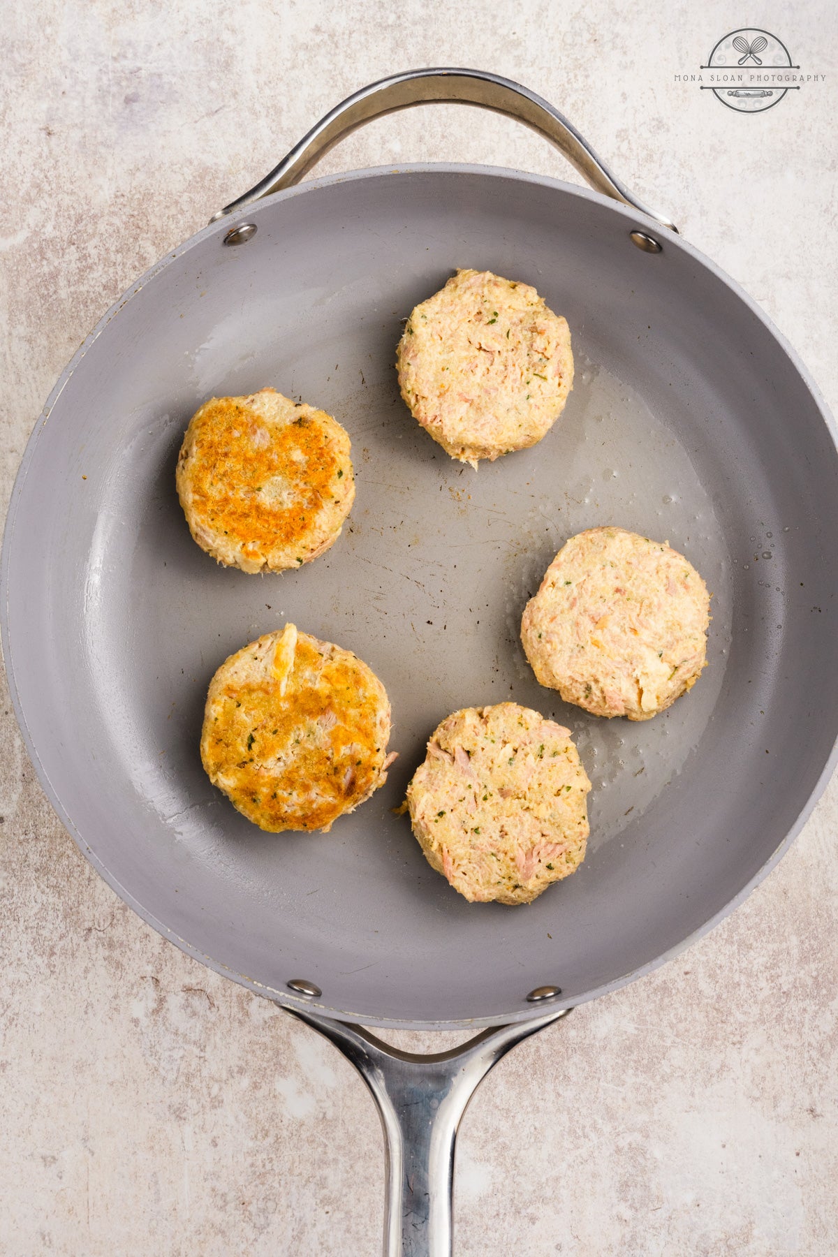 Tuna Cakes with Spicy Mayo Dressing